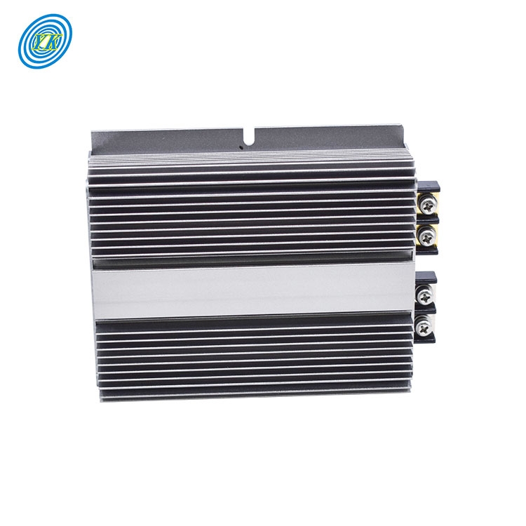 Non-isolated design waterproof IP68 24V dc to 13.8V 50A high-voltage dc/dc power converter