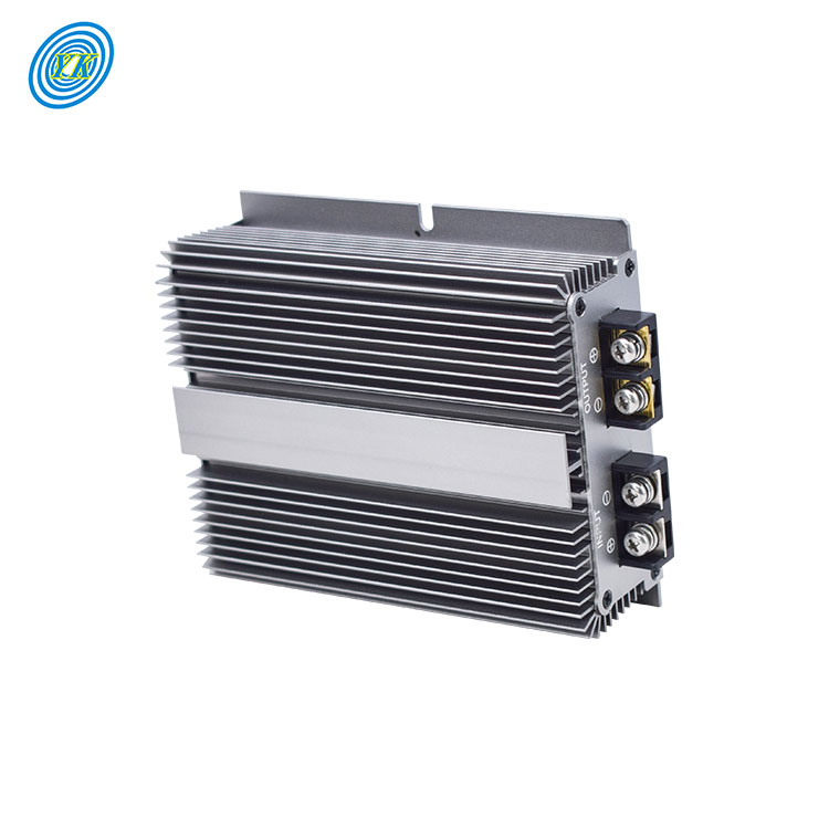 Non-isolated design waterproof IP68 24V dc to 13.8V 50A high-voltage dc/dc power converter